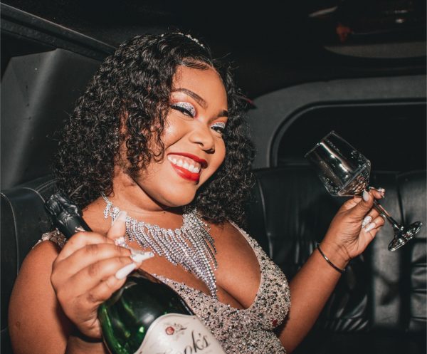 https://boleetransportation.com/wp-content/uploads/2022/03/party-img-600x497-1.jpg