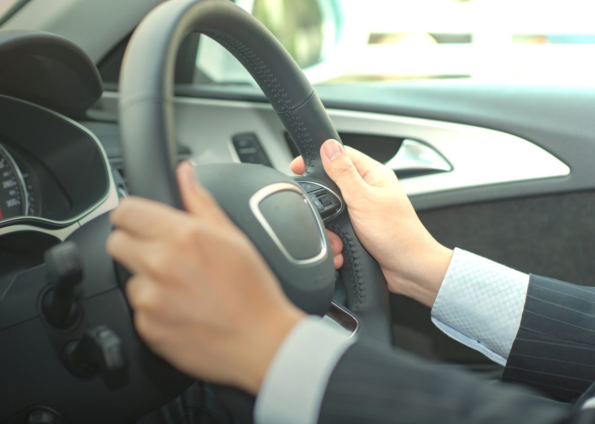 Top Reasons to Choose Luxury Transportation for Your Prom Night